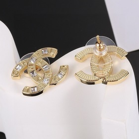 Серьги Chanel. Роскошный стиль. Величественная красота. Известный