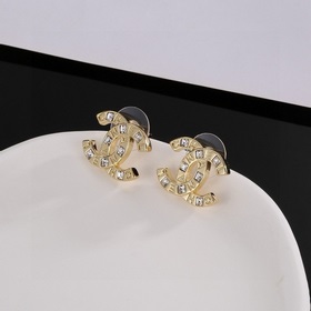 Серьги Chanel. Роскошный стиль. Величественная красота. Известный