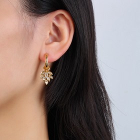Chanel Новейшие серьги-гвоздики в форме коньского глаза Классичес