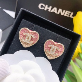 Chanel Серьги-гвоздики с бриллиантами, градуированные от красного
