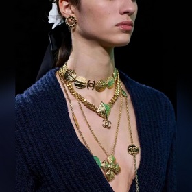 Chanel Классические серьги с двойным C-образным мотивом. Эти серь