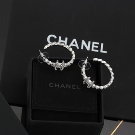 Chanel Новая весенняя коллекция в стиле средневекового ретро. Эти