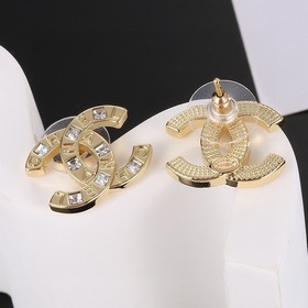 Серьги Chanel. Роскошный стиль. Величественная красота. Известный