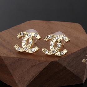 Серьги Chanel. Роскошный стиль. Величественная красота. Известный