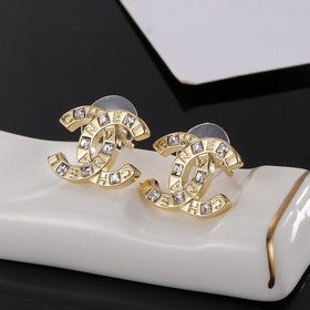 Серьги Chanel. Роскошный стиль. Величественная красота. Известный