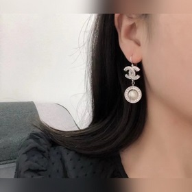 Chanel сережки-гвоздики, высококачественная копия оригинала, изго