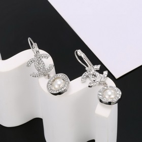 Chanel сережки-гвоздики, высококачественная копия оригинала, изго