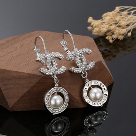 Chanel сережки-гвоздики, высококачественная копия оригинала, изго
