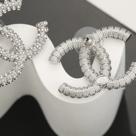 Chanel Классические серьги с двойным C-образным мотивом. Эти серь