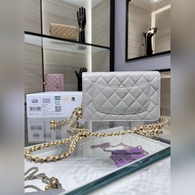 Новая модель Woc от Chanel. После того, как я надела ее, она мне 