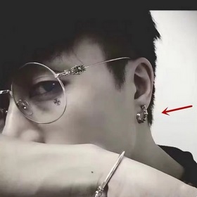 Модный бренд Chrome Hearts Серьги-кольца с крестом