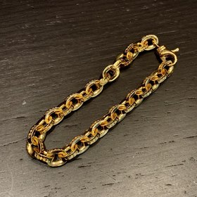 Кросин 22, браслет с гравировкой из золота