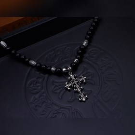 Тенденции моды： обратите внимание на это изделие. Черное ожерелье