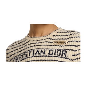 Новые заколки Dior. Металлический дизайн с буквами в стиле ретро