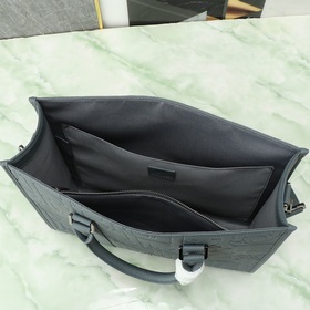 Темно-серый принт Dior Gravity... 27 000 Артикул： 1ESSH242LLG_H83