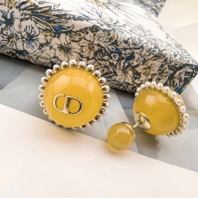 Dior · Диор Новые серьги с буквами. Версия с металлическим эффект
