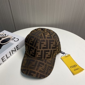 Бейсболка FENDI из серии Old Flower. Классическая модель FF, элег