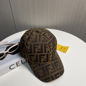 Бейсболка FENDI из серии Old Flower. Классическая модель FF, элег