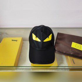 Новейшая модель от Fendi, изготовлена из хлопкового жаккардового 