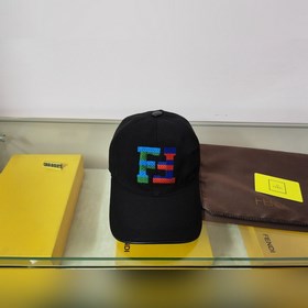 Новейшая модель от Fendi, изготовлена из хлопкового жаккардового 