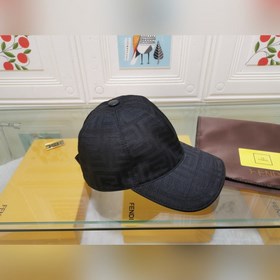 Новая модель... Классическая модель из ассортимента Fendi, изгото