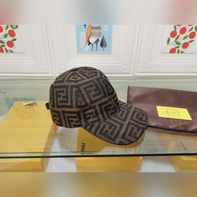 Новая модель... Классическая модель из ассортимента Fendi, изгото