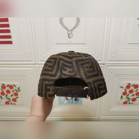 Новая модель... Классическая модель из ассортимента Fendi, изгото