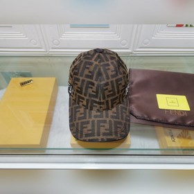 Новая модель... Классическая модель из ассортимента Fendi, изгото