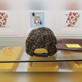 Новая модель... Классическая модель из ассортимента Fendi, изгото
