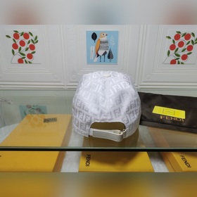 Классическая модель Fendi, изготовлена из хлопкового жаккардового