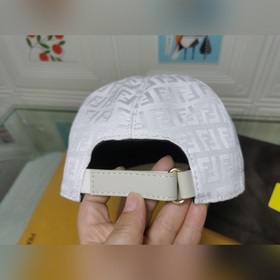 Классическая модель Fendi, изготовлена из хлопкового жаккардового