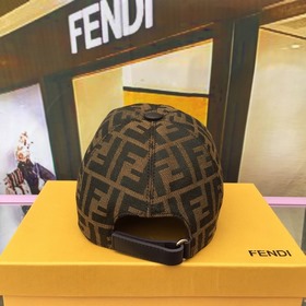 Классическая модель Fendi, изготовлена из хлопкового жаккардового
