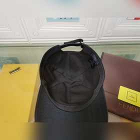 Новая модель Fendi! Классическая модель из коллекции бренда, изго