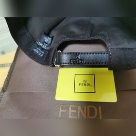 Новая модель Fendi! Классическая модель из коллекции бренда, изго