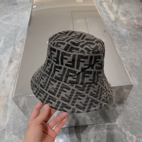 FENDI Fendi Рыбацкая кепка с логотипом, рыбацкая кепка FD с логот