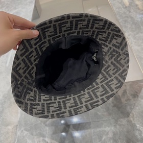 FENDI Fendi Рыбацкая кепка с логотипом, рыбацкая кепка FD с логот