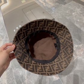 FENDI Фенди Кепка с логотипом виде букв, кепка FD с логотипом вид