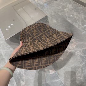 FENDI Фенди Кепка с логотипом виде букв, кепка FD с логотипом вид