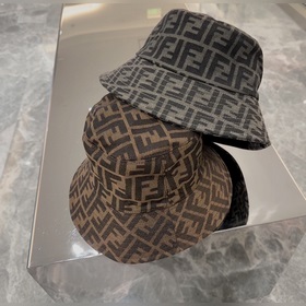 FENDI Фенди Кепка с логотипом виде букв, кепка FD с логотипом вид