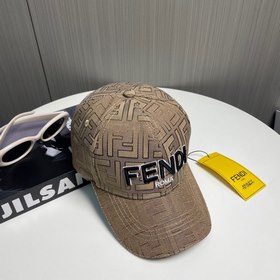 Бейсболка FENDI из серии Old Flower. Классическая модель FF, элег