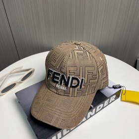 Бейсболка FENDI из серии Old Flower. Классическая модель FF, элег