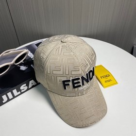 Бейсболка FENDI из серии Old Flower. Классическая модель FF, элег