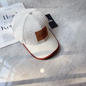 Fendi ~ Новая кепка с узором Классические буквы в старинном стиле