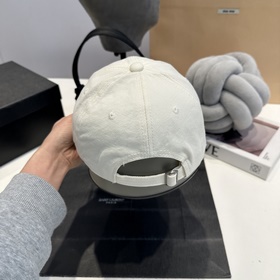 FENDI 2025 новая модель бейсболок для мужчин и женщин, поступила 