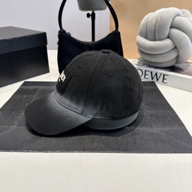 FENDI 2025 новая модель бейсболок для мужчин и женщин, поступила