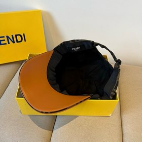 Бейсболка FENDI из серии Old Flower. Классическая модель с логоти