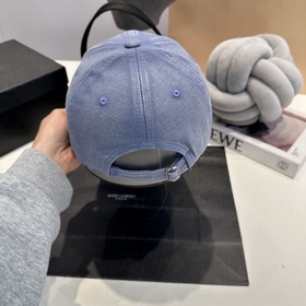 FENDI 2025 новая модель бейсболок для мужчин и женщин, поступила 
