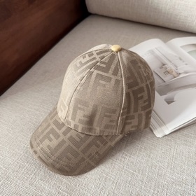 Fendi Отличный крой Новая бейсболка