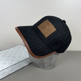 FENDI Фенди Бейсболка из серии Old Flower Классическая модель FF