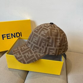 Бейсболка FENDI из серии Old Flower. Классическая модель FF, элег